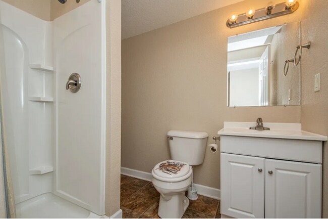 Building Photo - Welcome to your next home!