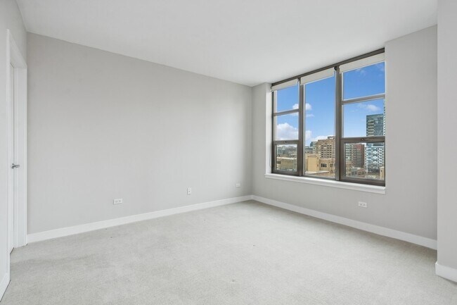 Building Photo - 200 N Jefferson St