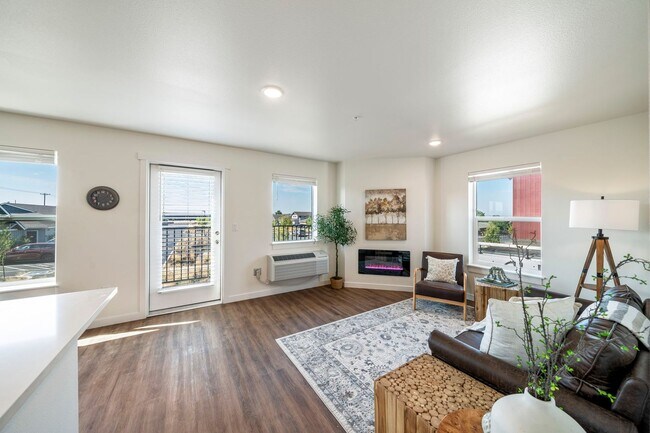 Building Photo - Spring Into Savings: $500 Rent Credit & $5...