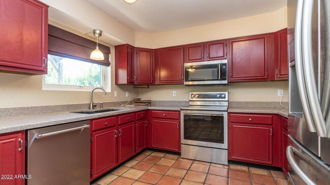 Building Photo - 3625 E Rosemonte Dr