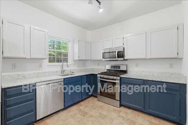 Building Photo - 522 Breckinridge Square SE