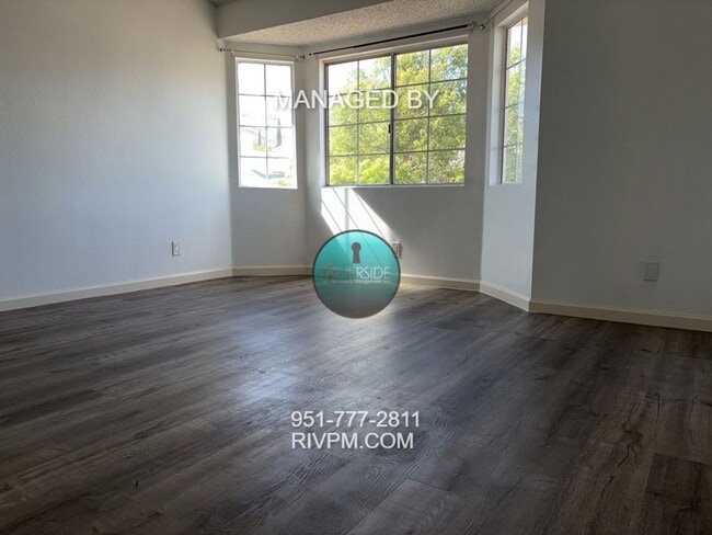 Building Photo - STUNNING POOL HOME IN MORENO VALLEY!! SOLAR INCLUDED!!