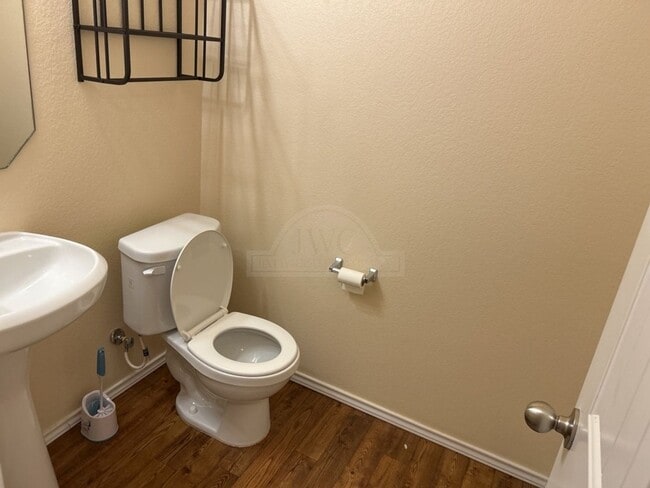 Building Photo - 5305 Eagles Nest Dr