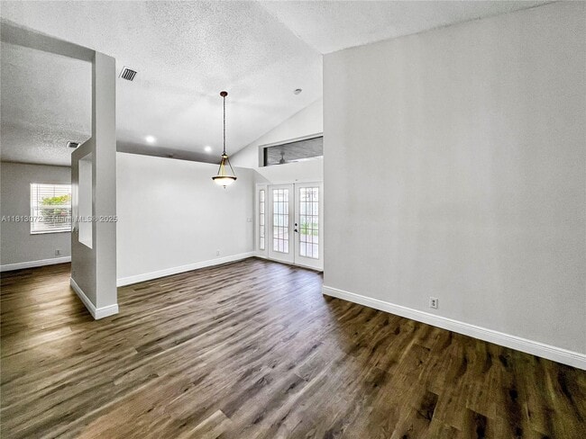 Building Photo - 841 Stanton Dr