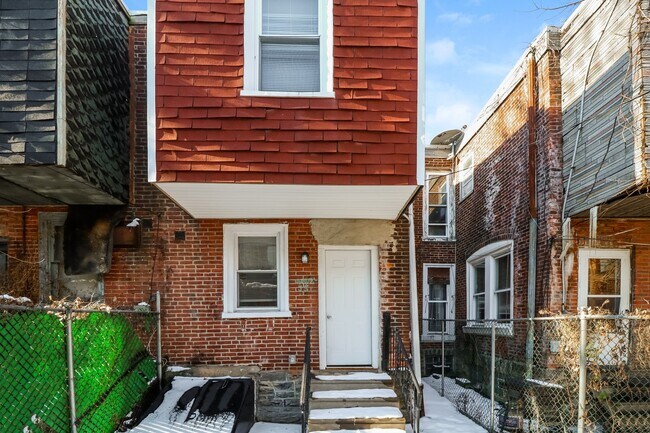 Building Photo - 4935 N Franklin St