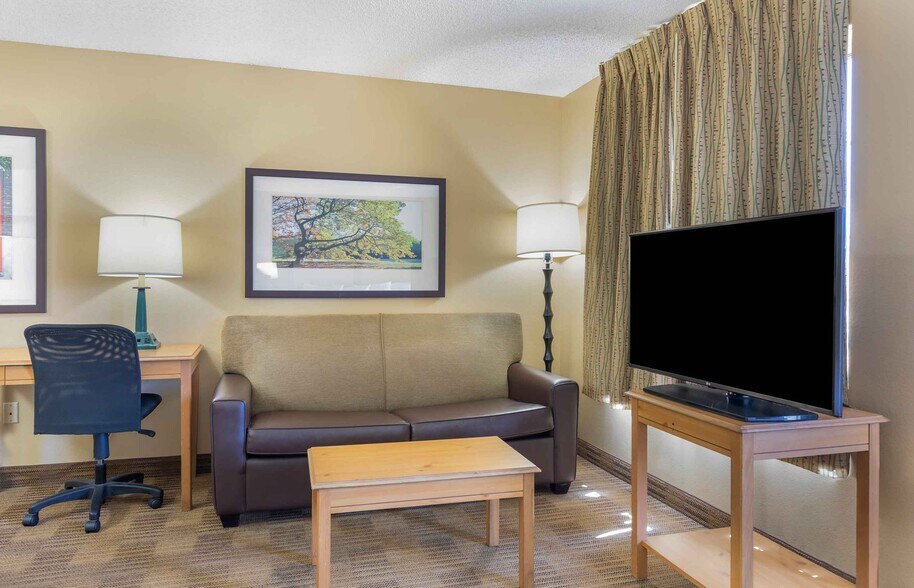 Building Photo - Furnished Studio-Orlando - Altamonte Springs