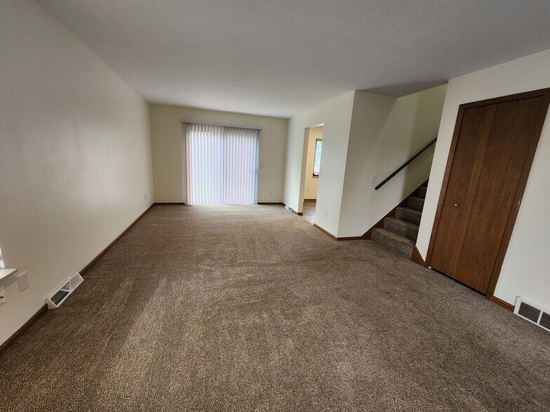 Building Photo - 1144 Country Creek Ln