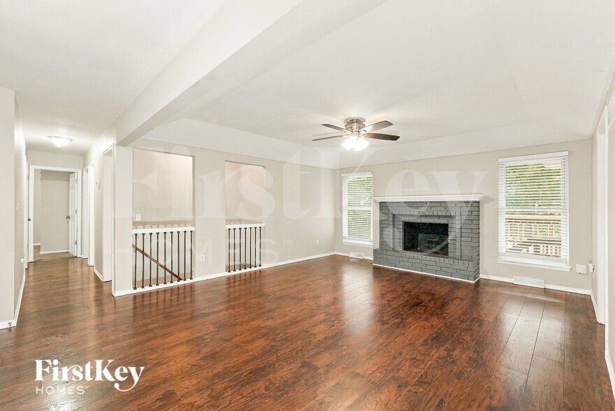 Building Photo - 2412 Bridger Dr