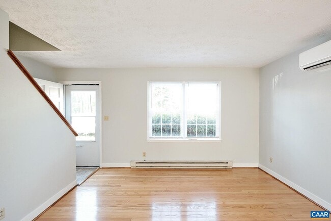 Building Photo - 1406 Chesapeake St