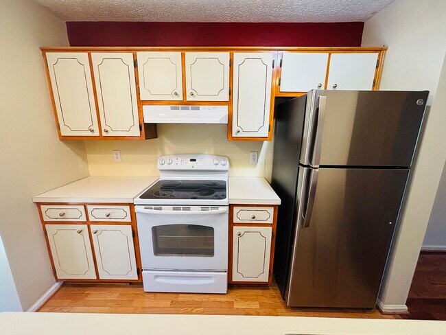 Building Photo - 530 Kamran Dr NW
