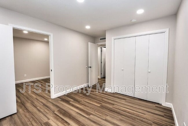Building Photo - 3160 Watt Ave