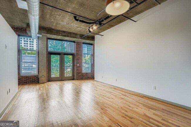 Building Photo - 1023 Juniper St NE