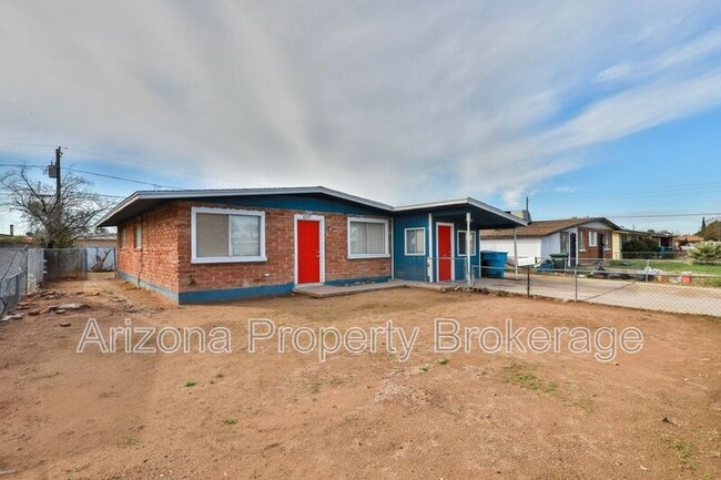 Primary Photo - 2237 W Cortez Ave