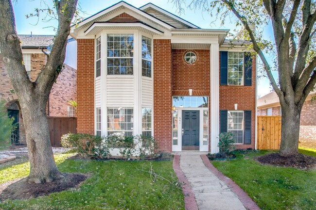 Primary Photo - 641 Raintree Cir