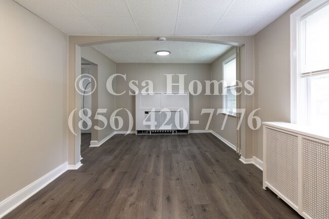 Building Photo - Newly Renovated 3 Bed, 1.5 Bath in Fairview!