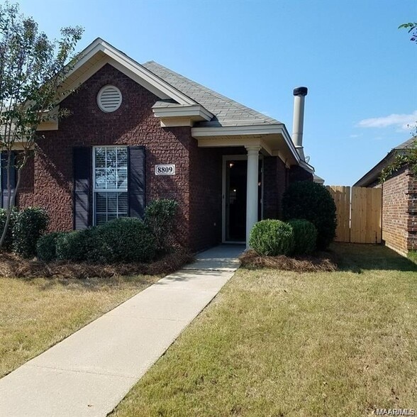 Building Photo - 8809 Jamac Ln