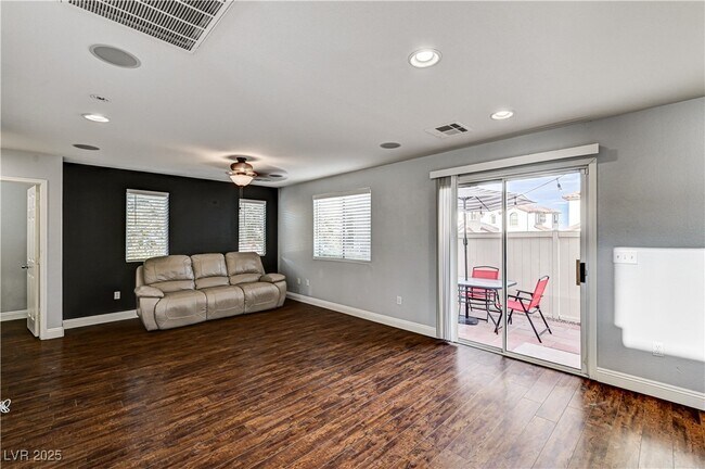 Building Photo - 10425 MIHELA Ave