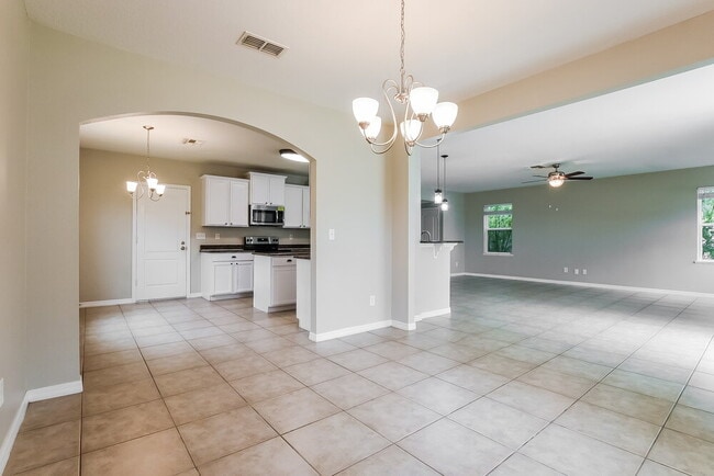 Building Photo - 123 Prairie Falcon Dr