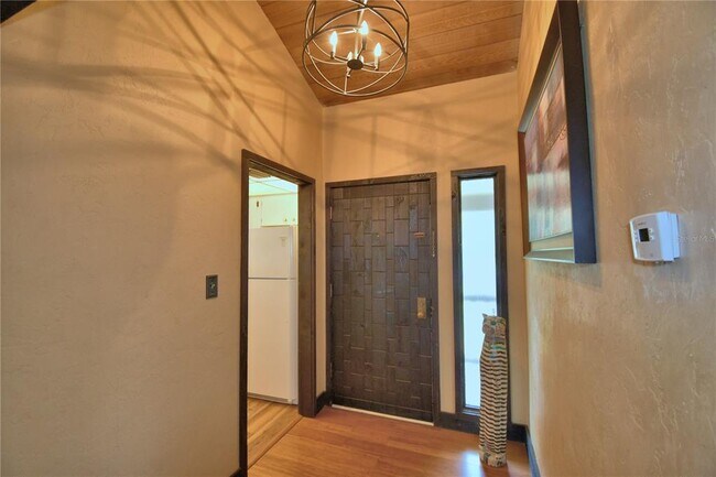 Building Photo - 5027 Sherwood Ln