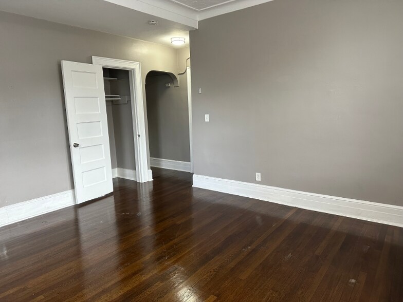 Building Photo - 264 Palisade Ave