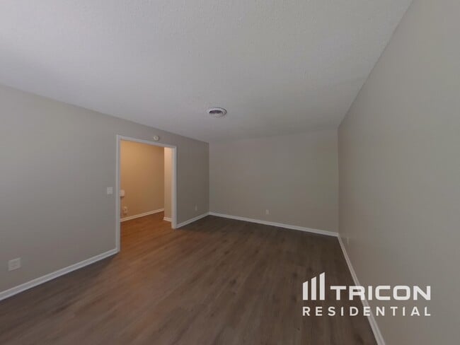 Building Photo - 2308 S Partridge Cir