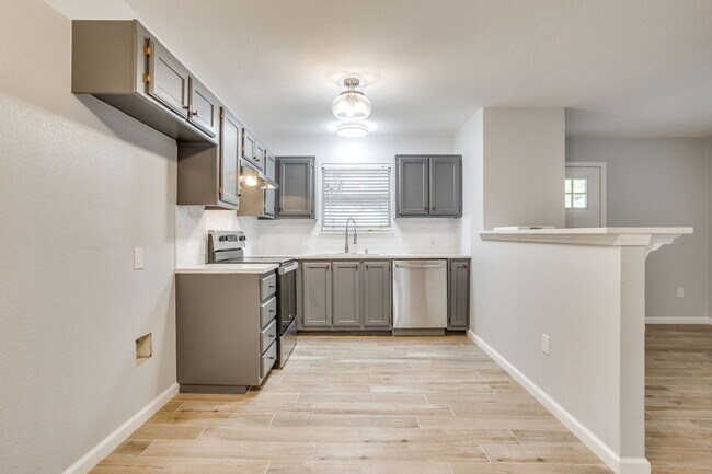 Building Photo - 2618 Bomar Ave