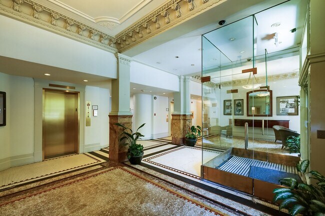 Building Photo - Heart of Dupont Move-in Ready Studio at the Historic Cairo Condominium! Utilities Included!