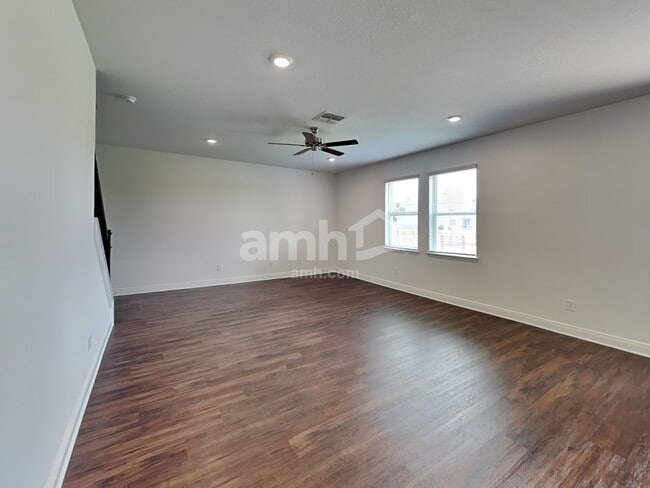 Building Photo - 14628 Cedar Ml Dr