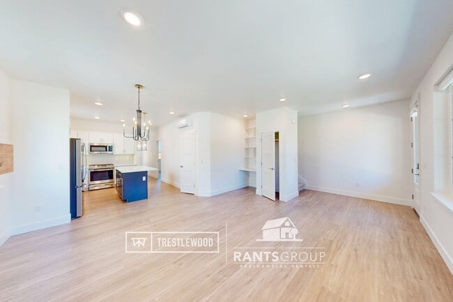 Building Photo - Brand New! Modern Home in Trestlewood – Wh...