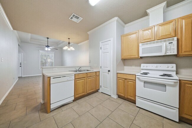 Building Photo - 104 Kleine Ln