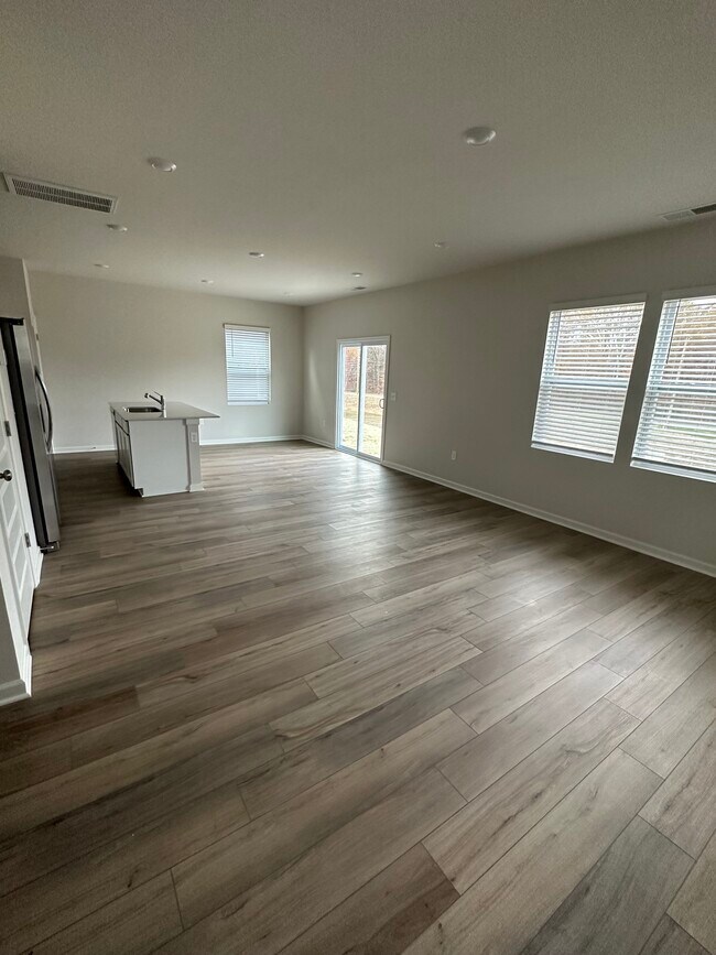 Building Photo - 2252 Robert Gwynne Dr