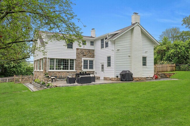 Building Photo - 46 Griffen Ave