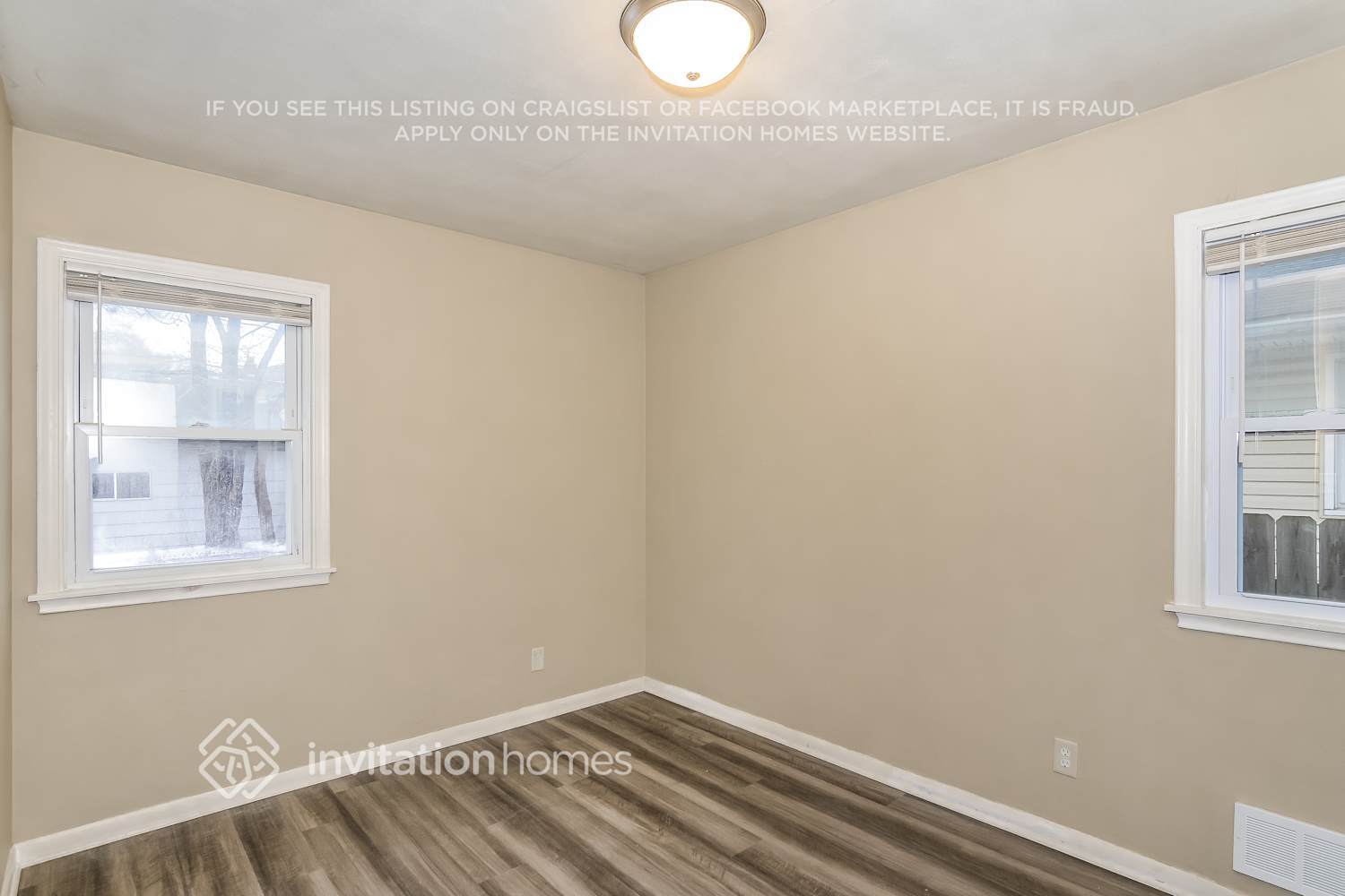 Building Photo - 4016 5th Ave S