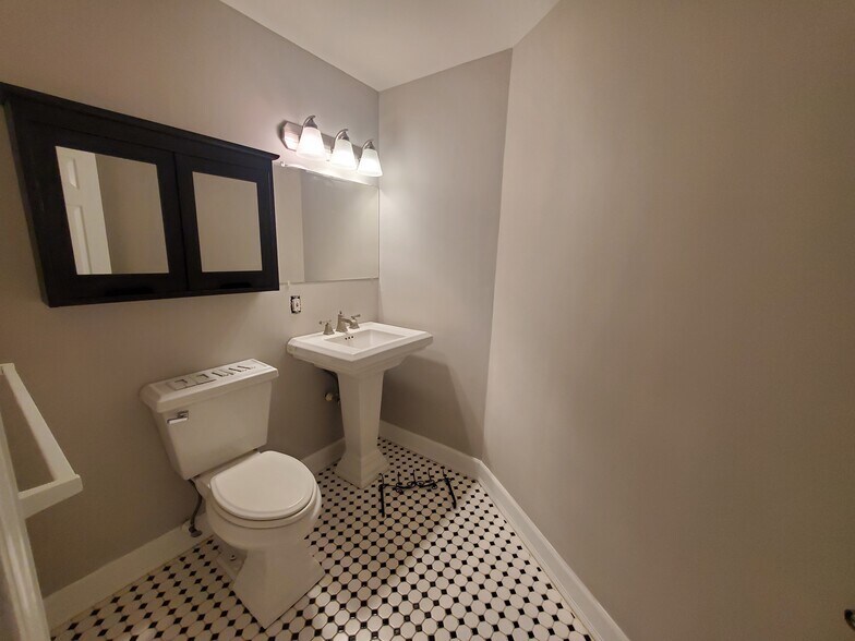 Building Photo - 35 Flint St