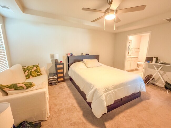 Building Photo - 203 Boneset Dr