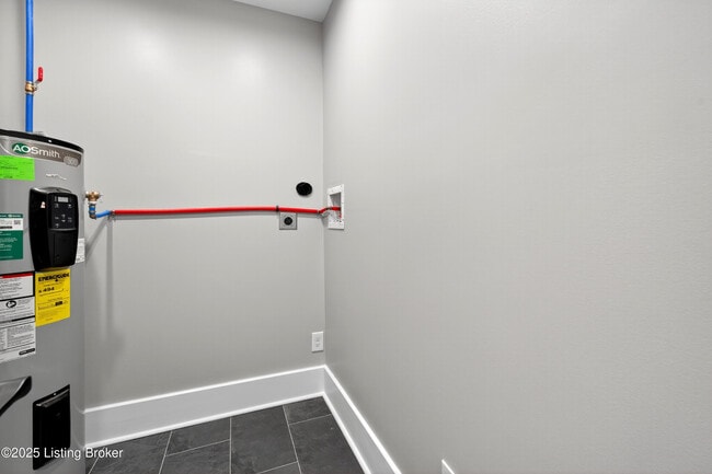 Building Photo - 1529 W Market St