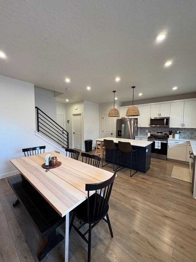 Building Photo - 9391 N Vernham Ln