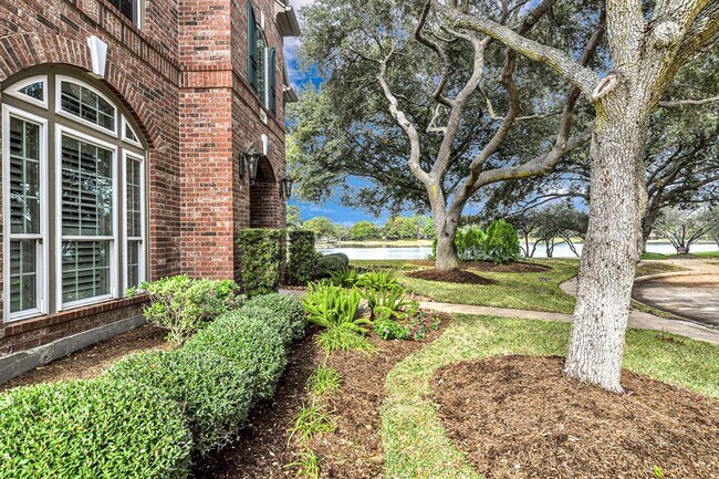 Building Photo - 22319 Fairbay Dr