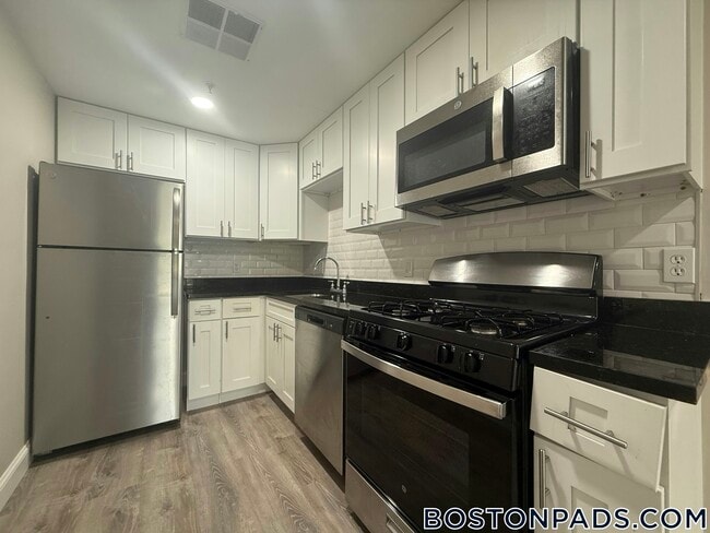 Building Photo - 21 Kenmar Dr