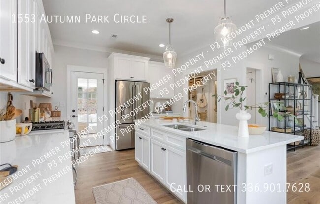 Building Photo - 1553 Autumn Park Cir
