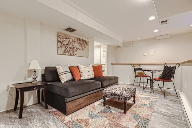 Building Photo - Coming Soon June 1st - Beautiful Garden level apartment in desirable West Wash Park