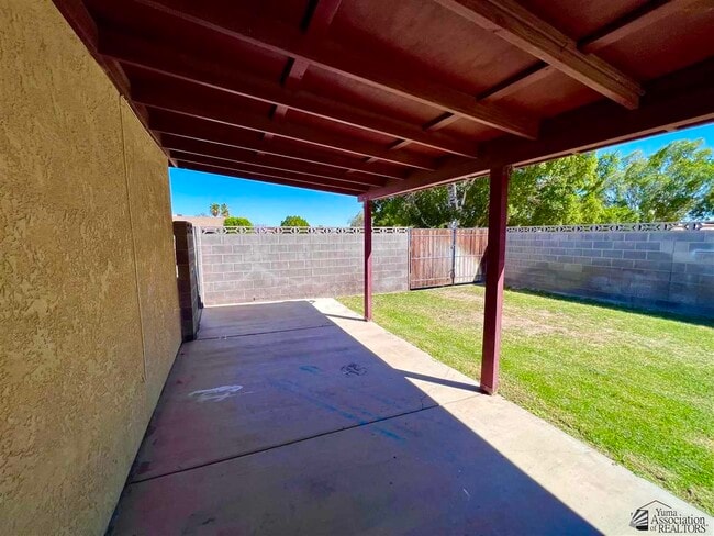 Building Photo - 2078 S 46th Dr
