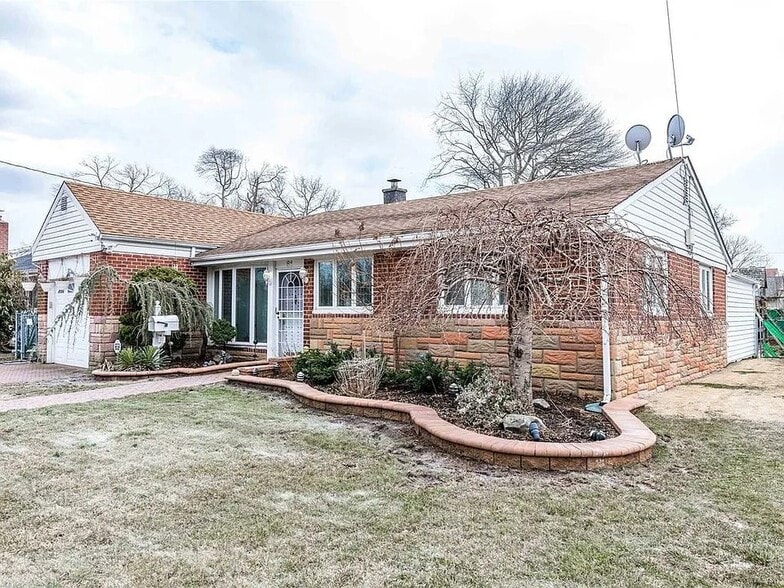 Primary Photo - 81 Wood Ln