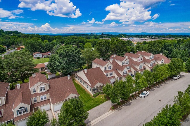 Primary Photo - Available for a 6 month lease term!