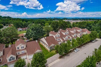 Building Photo - Available for a 6 month lease term!