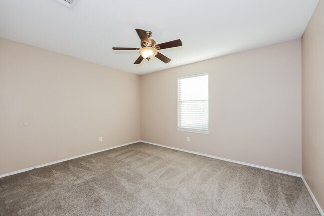 Building Photo - 509 Covent Garden Pl