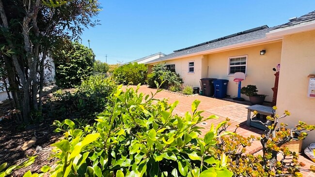 Building Photo - 2846 Panorama Crest