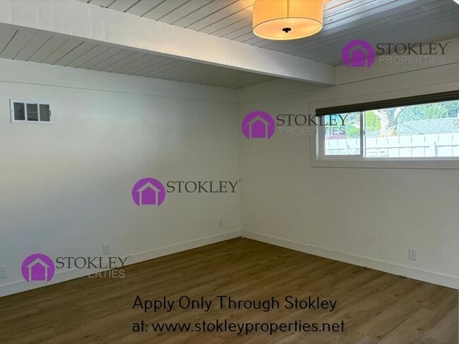 Building Photo - 276 Jennifer Way