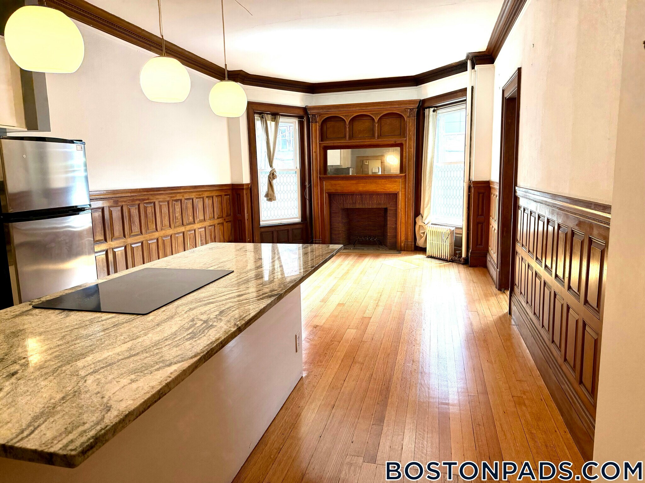 Building Photo - 849 Beacon St
