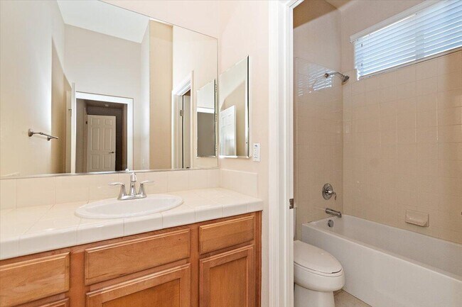 Building Photo - 80215 Queensboro Dr